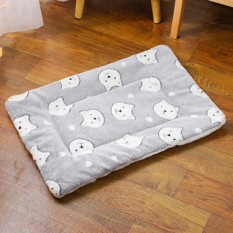 🛏️ Soft Sleeping Mat — Simple & Adaptable Comfort